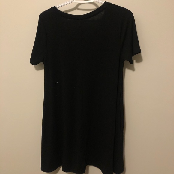Casual V-Neck T-Shirt dress - Picture 3 of 4